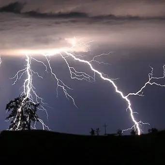 Maltempo, temporali e rovesci in arrivo. Allerta gialla in Calabria