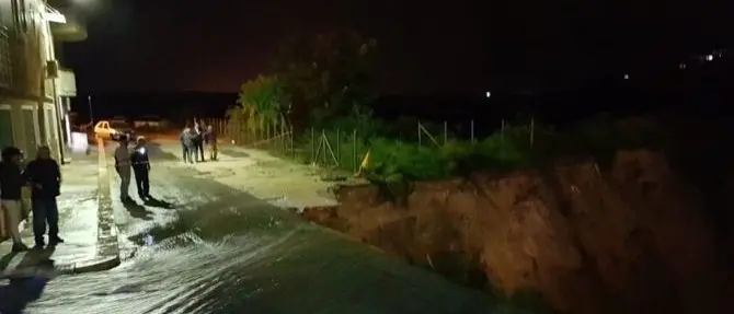 Allerta rossa in Sicilia, agente di polizia muore travolto dal fango