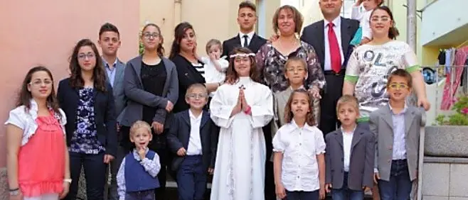 Catanzaro: 14 figli ma niente reddito di cittadinanza, il caso della super famiglia Ananìa