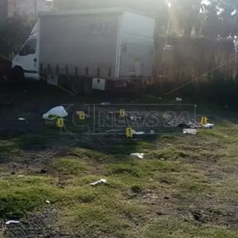 Sparatoria al mercato di Scalea, gambizzato un ambulante