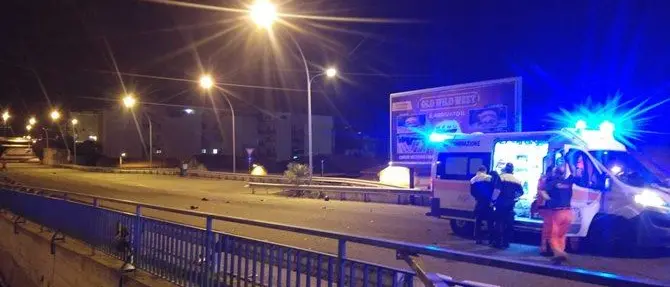 Reggio, motociclista investe una coppia: la donna muore, illeso il marito