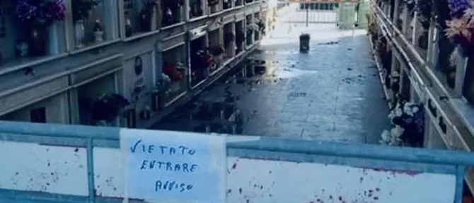 Esplosioni e miasmi tra i loculi, è emergenza sanitaria al cimitero di Gagliano