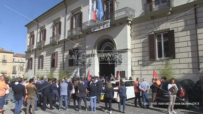 Cosenza, stipendi a rischio per i dipendenti della Provincia