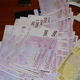 Trovati con un'arma clandestina e 30mila euro in contanti, due arresti a Vibo