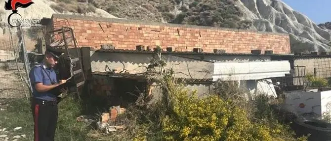 Giro di vite contro l'abusivismo edilizio, denunciati due anziani e una casalinga