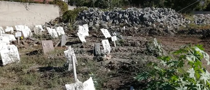 Reggio, defunti mummificati e dimenticati fanno da “custodi” alle vecchie basole