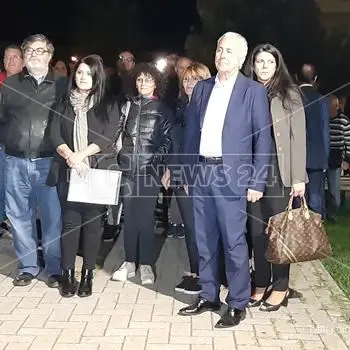 Rabbia e paura per il capannone dei veleni di Gizzeria: «Vogliamo risposte»