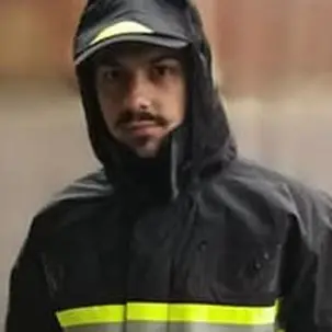 «Il pompiere paura non ne ha»: la Calabria piange Nino, morto nell’esplosione