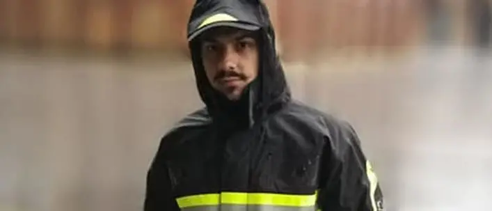 «Il pompiere paura non ne ha»: la Calabria piange Nino, morto nell’esplosione