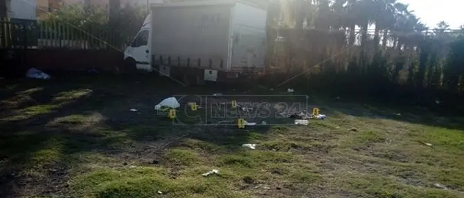 Spari al mercato di Scalea, l'autore resta in carcere: avrebbe vendicato il fratello