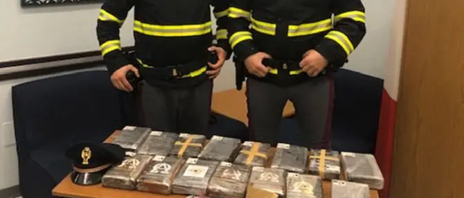 Con 16 chili di cocaina sul camion, due calabresi arrestati in Lombardia