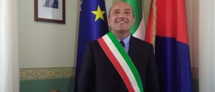 Bufera sul Comune di Crotone, divieto di dimora per il sindaco Pugliese e l'assessore Frisenda