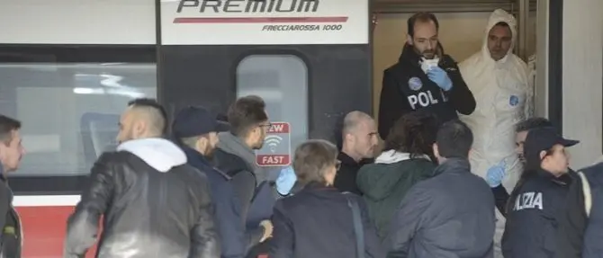Accoltellata su Frecciarossa, grave donna: aggressore è calabrese