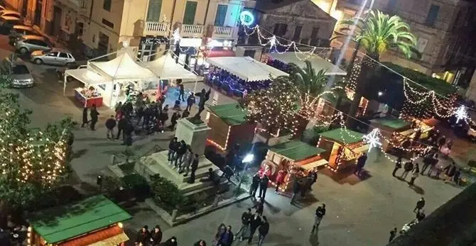 Natale a Tropea: negozi aperti, luci d'artista, pista di ghiaccio e mercatini