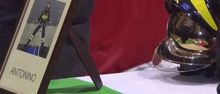 L’Italia piange Nino, Marco e Matteo: l’ultimo saluto ai funerali di Stato ad Alessandria