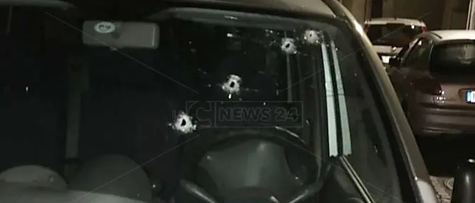 Tentato omicidio a Corigliano Rossano, grave 40enne ferito a colpi d'arma da fuoco