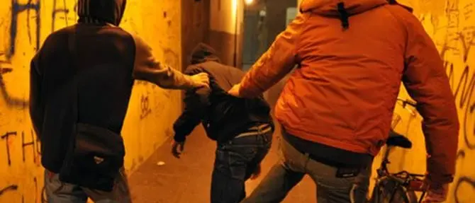 Amantea, 15enne aggredito dal branco durante la sfilata di Carnevale