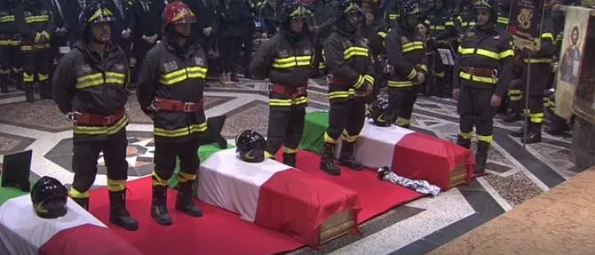 La mamma di Nino Candido in lacrime al premier: «Dovete beccarli»