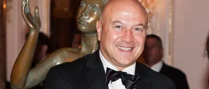 Viaggi, regali e casa al figlio: indagato per corruzione ex ambasciatore calabrese