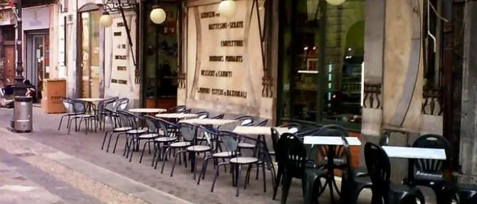 Catanzaro, chiude i battenti lo storico caffè Serrao: al via la raccolta firme