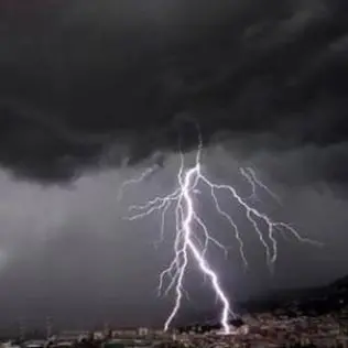 Maltempo e temporali, diramata l'allerta arancione sulla Calabria