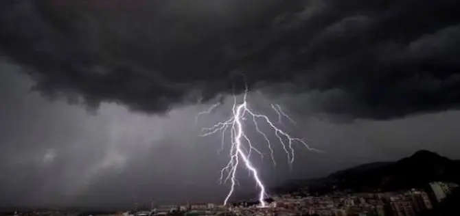 Maltempo e temporali, diramata l'allerta arancione sulla Calabria