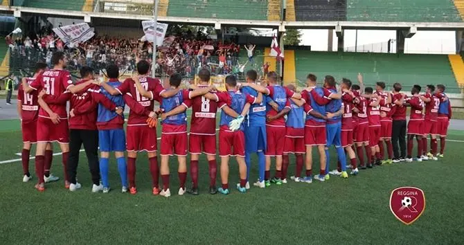 La Reggina liquida anche la Casertana e rimane saldamente in vetta