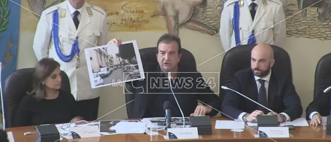 Cosenza, al via il consiglio comunale per il riconoscimento del dissesto