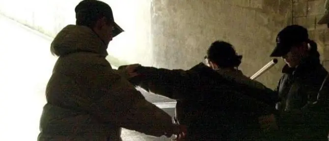 Pensionato disabile minacciato e rapinato da baby gang, diciotto in arresto