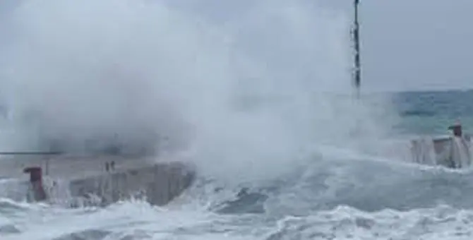 Maltempo, sospesi i collegamenti via mare con la Sicilia