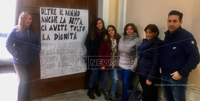 Reggio, la disperazione degli Oss: «Pronti ad iniziare lo sciopero della fame»