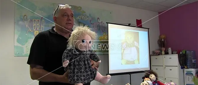 Una bambola per ritrovare se stessi, ecco la terapia contro le demenze