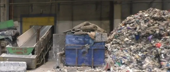 Rifiuti, paralisi nel reggino: manca l'ok per conferire a Crotone
