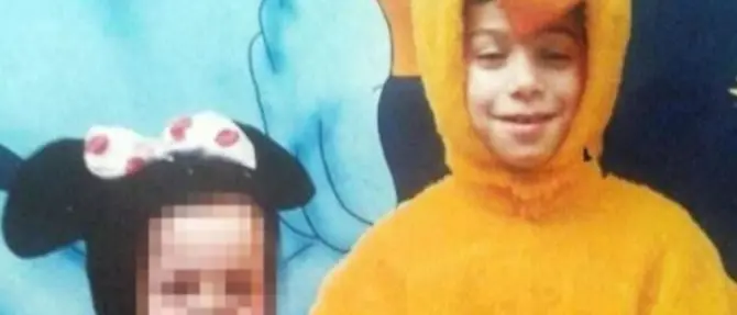 Bimbo ucciso dal patrigno, la sorellina fingeva di svenire per evitare altre botte