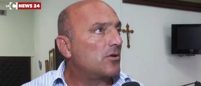 Appalti a Crotone, Pugliese fa riunioni nel municipio e poi si dimette