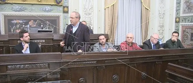 Sanità, la carica dei sindaci contro il commissariamento: «Cotticelli inaffidabile»