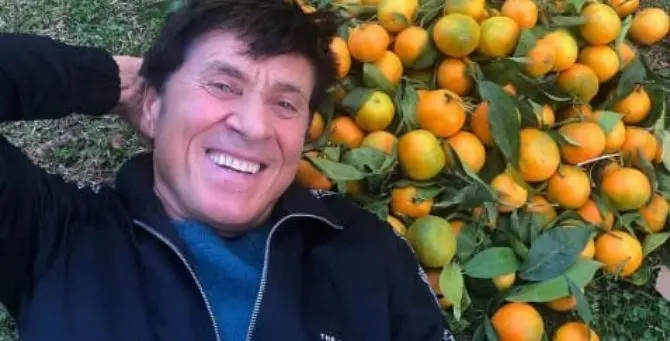 Gianni Morandi posta sui social le clementine di Corigliano-Rossano