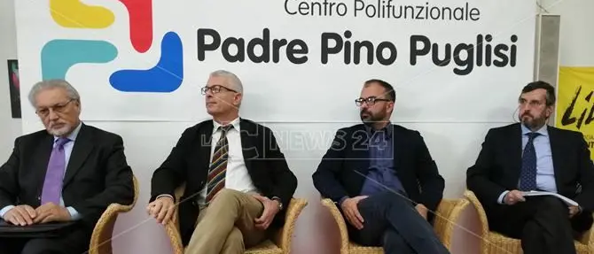 Beni confiscati, il ministro Fioramonti incontra gli studenti a Polistena