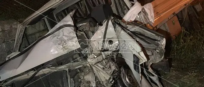 Scontro frontale sulla provinciale che collega Rose a Luzzi, due feriti