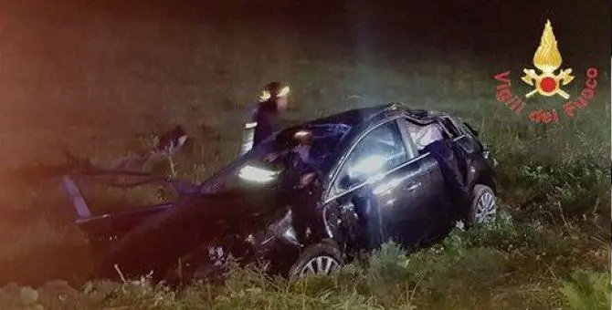 Scontro fra auto a Lamezia, gravi i feriti estratti dalle lamiere