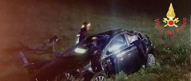 Scontro fra auto a Lamezia, gravi i feriti estratti dalle lamiere
