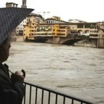 Maltempo, non solo Venezia: preoccupa l’Arno. E nel Lazio è emergenza