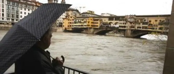 Maltempo, non solo Venezia: preoccupa l’Arno. E nel Lazio è emergenza