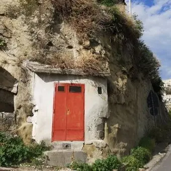 Corigliano-Rossano, frana sulla provinciale: strada chiusa al traffico