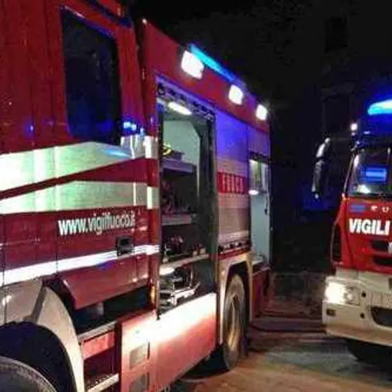 Incendio in un appartamento nel Cosentino, salvate due persone