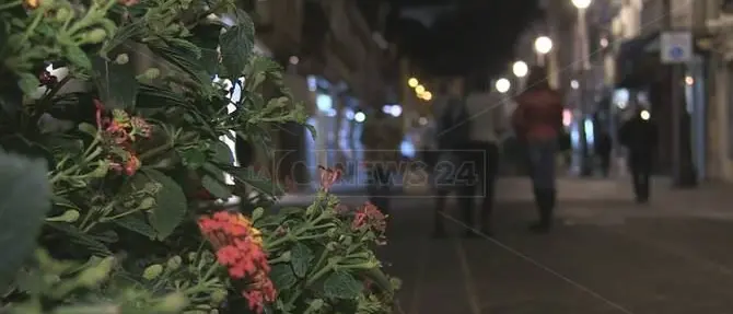 Luci spente e saracinesche chiuse, crisi nera del commercio a Vibo