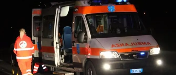 Guardia giurata investe un motociclista, poi si uccide: dramma a Milano