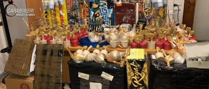 In casa con oltre 400 chili di esplosivo, ai domiciliari 45enne reggino