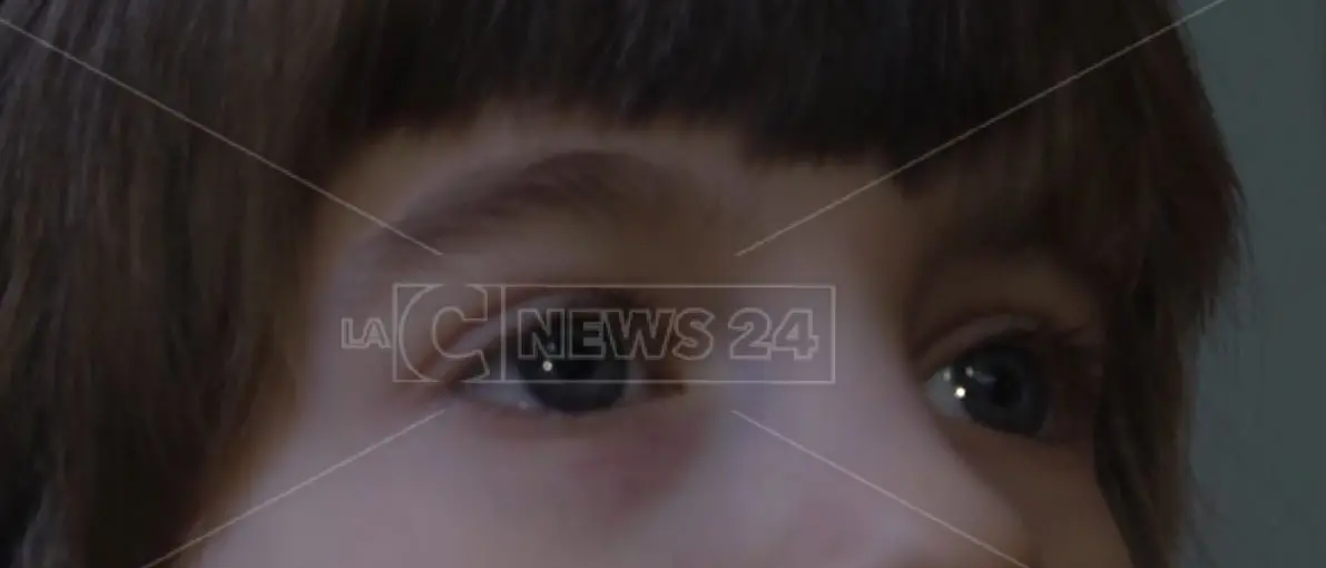 Autismo, la protesta di un papà dalla Calabria a Roma: «I nostri bimbi invisibili»