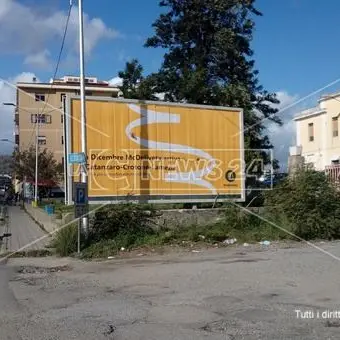 Catanzaro, impianti pubblicitari come funghi: caccia all'anonimo installatore